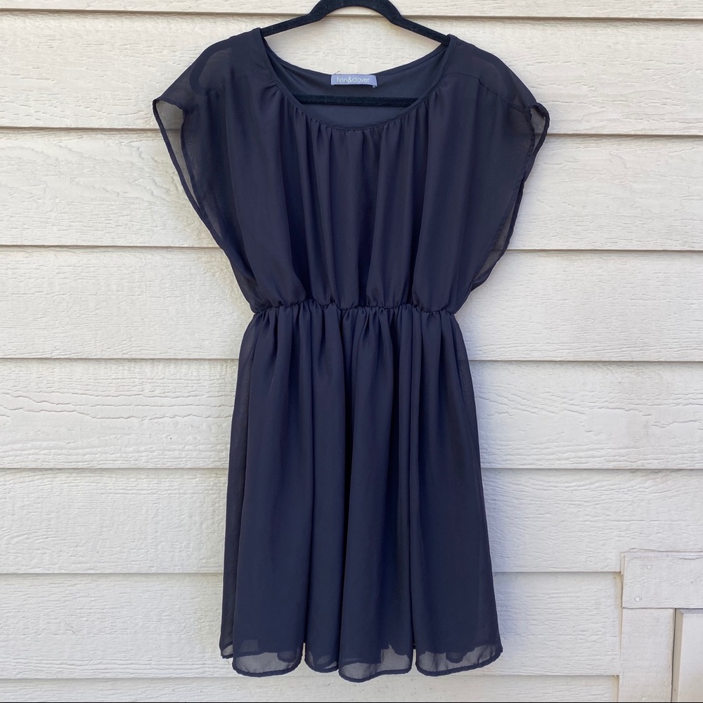 Finn & Clover Black Flowy Dress Size juniors M